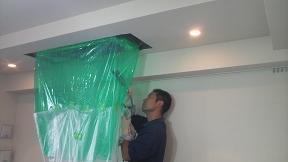 天井埋め込み型エアコンクリーニング作業