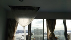 日立天井エアコンクリーニング施工例（本体洗浄中）